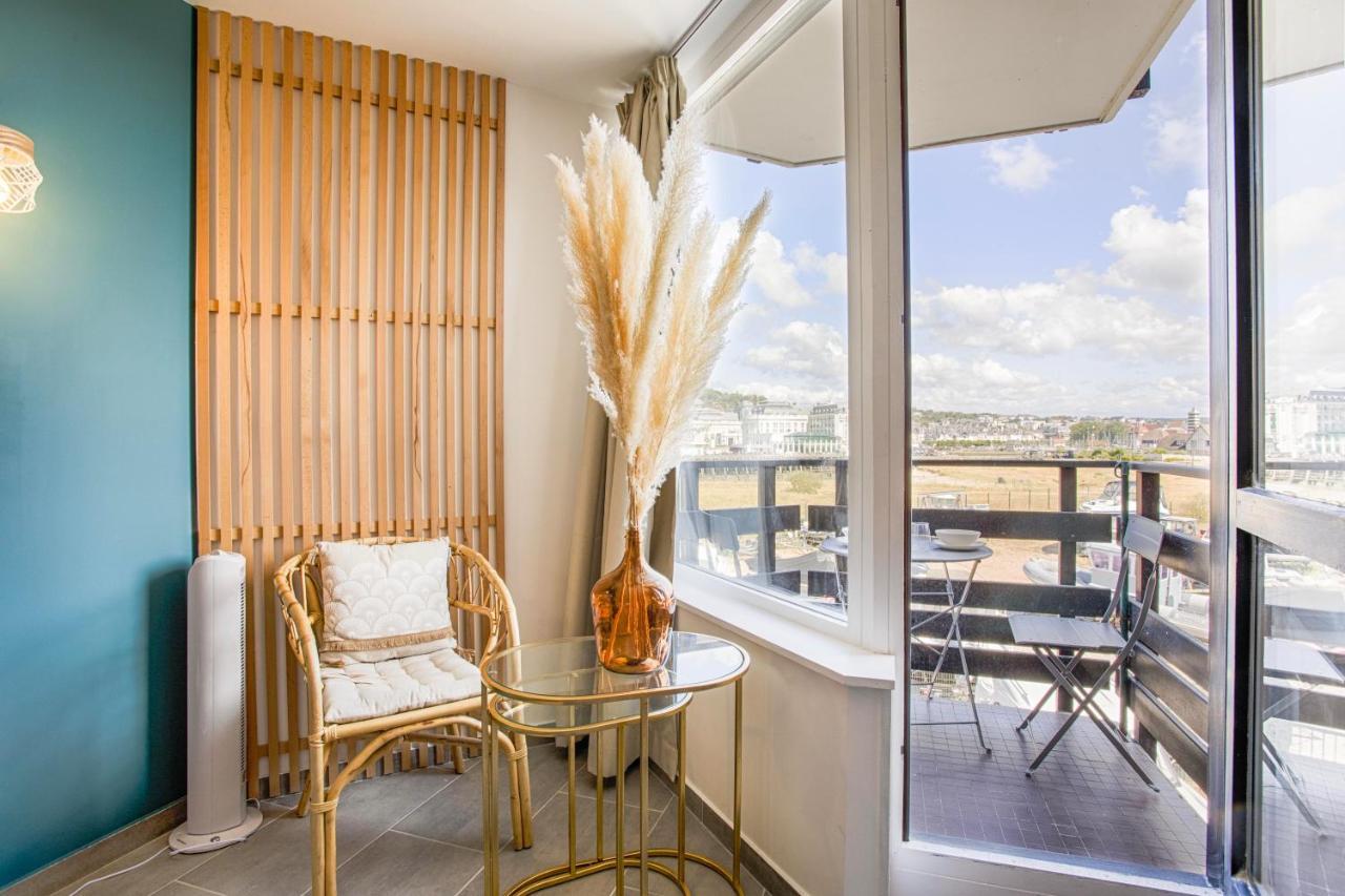 La Rev'Rie - Vue Sur Mer Avec Balcon Deauville Exterior foto